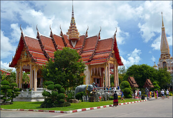 В Таиланде курс бата вырос, а число туристов упало
