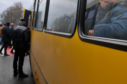 Трехлетний ребенок два часа катался один на автобусе в российском городе