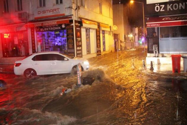 Турецкий Бодрум ушел под воду после сильного дождя